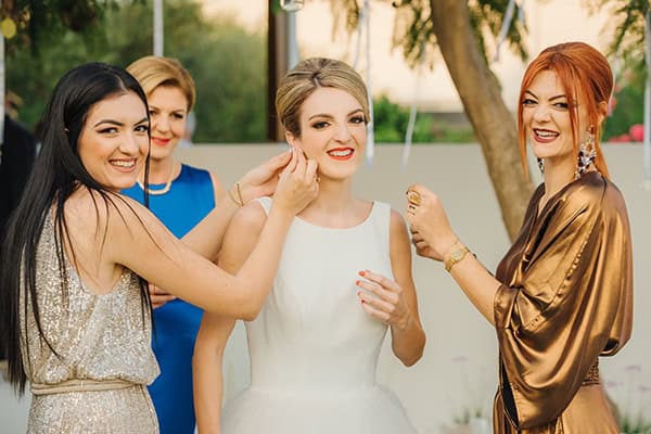 romantic-fall-wedding-rhodes-white-hues-elegant-gold-details--_13x