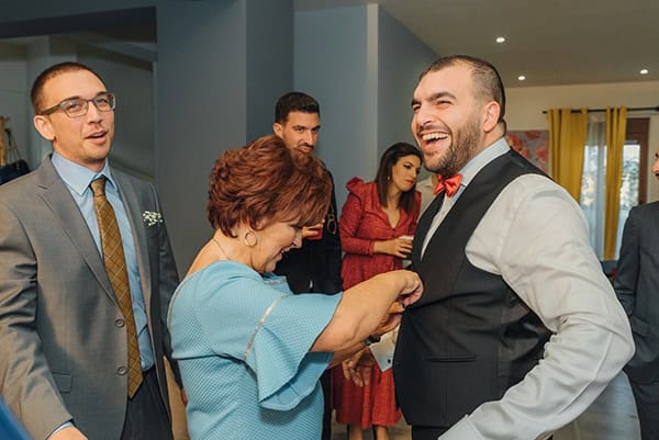 romantic-fall-wedding-rhodes-white-hues-elegant-gold-details--_17