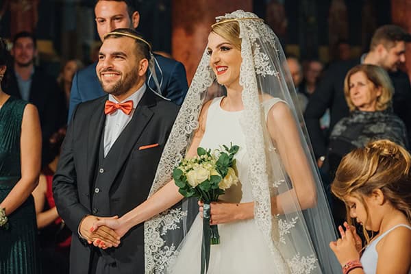 romantic-fall-wedding-rhodes-white-hues-elegant-gold-details--_20