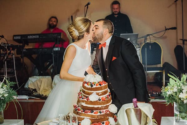 romantic-fall-wedding-rhodes-white-hues-elegant-gold-details--_29