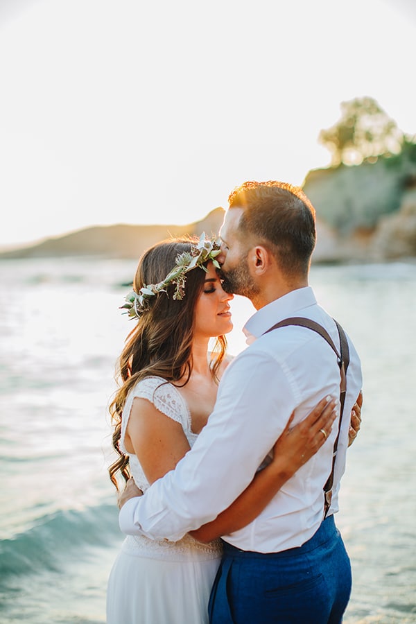 romantic-summer-wedding-galazia-akti-bohemian-details_01