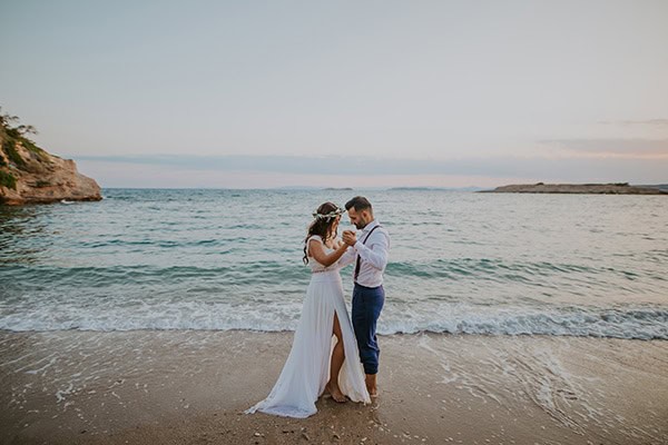 romantic-summer-wedding-galazia-akti-bohemian-details_03
