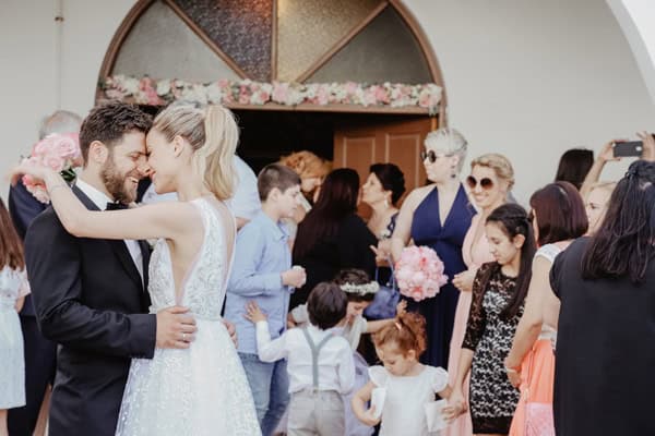 romantic-summer-wedding-larnaca-hydrangeas-dusty-pink-details-_15x