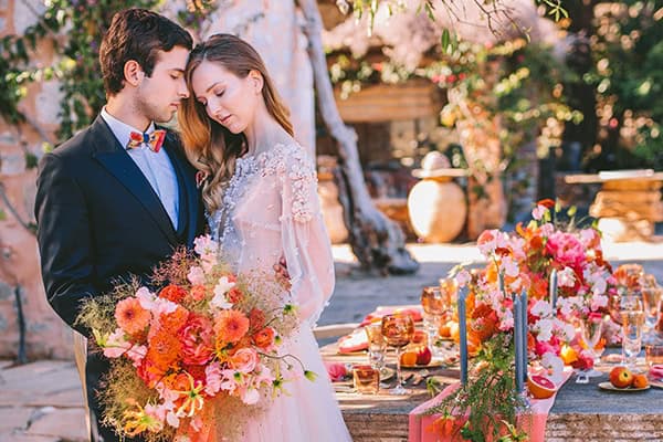 Εντυπωσιακό colorful styled shoot στη Μάνη με τις πιο ξεχωριστcές elegant λεπτομέρειες