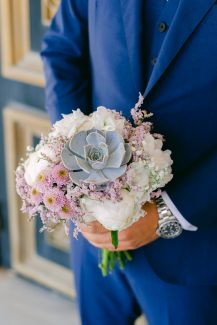 Nυφική ανθοδέσμη με παχύφυτα και άλλα άνθη Nυφική ανθοδέσμη με παχύφυτα και άλλα άνθη