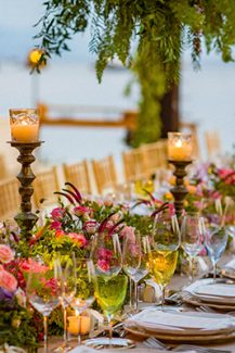Colorful στολισμός δεξίωσης για έναν garden theme wedding Colorful στολισμός δεξίωσης για έναν garden theme wedding