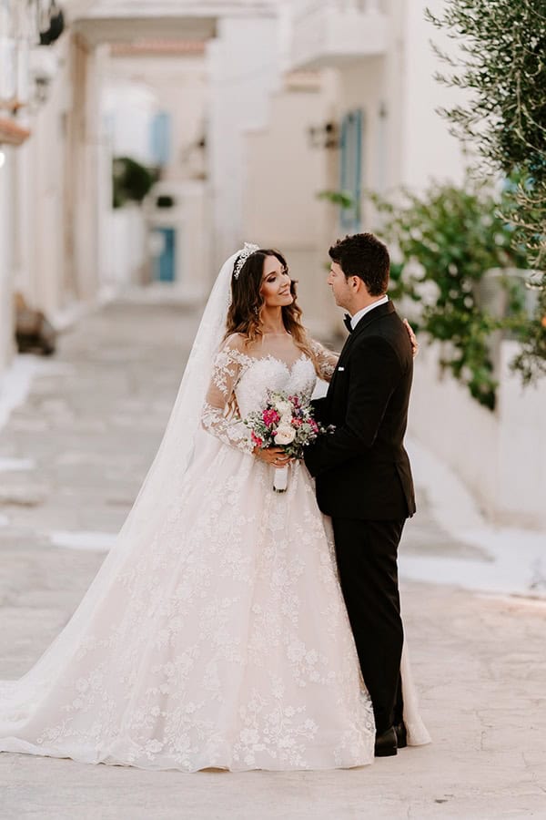 beautiful-greek-island-wedding-andros-fuchsia-peach-details_02y