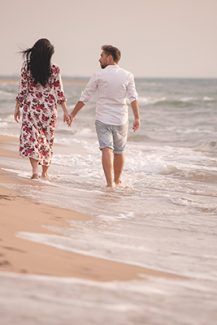 Πρωτότυπη prewedding φωτογράφιση στην παραλία Πρωτότυπη prewedding φωτογράφιση στην παραλία