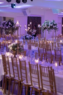 Εlegant στολισμος δεξιωσης γαμου με χρυσα stands