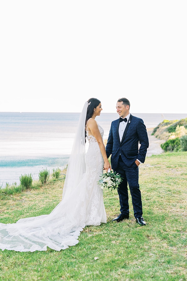 elegant-wedding-kefalonia-pretty-white-flowers_03