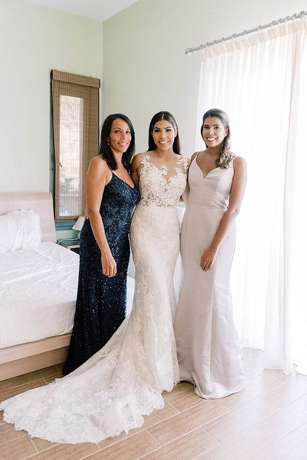 elegant-wedding-kefalonia-pretty-white-flowers_08