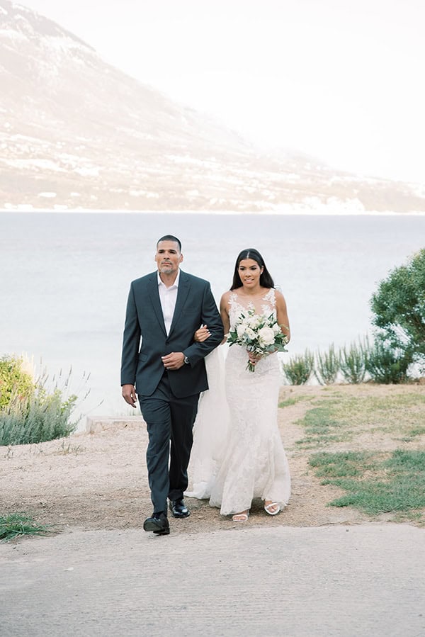 elegant-wedding-kefalonia-pretty-white-flowers_18