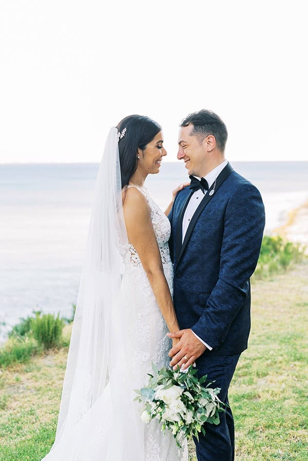 elegant-wedding-kefalonia-pretty-white-flowers_35