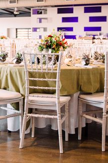 Στολισμος colorful δεξιωσης γαμου με λουλουδια Στολισμος colorful δεξιωσης γαμου με λουλουδια