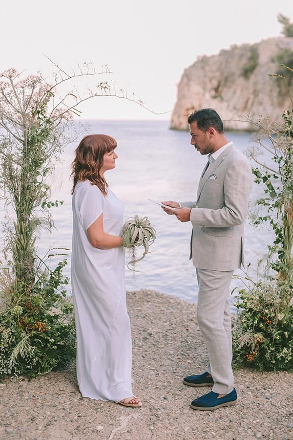 romantic-elopement-mani-stunning-sea-view_23