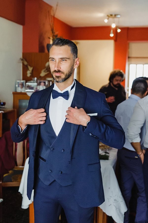 romantic-summer-wedding-athens-baby-breath-eucalyptus_09