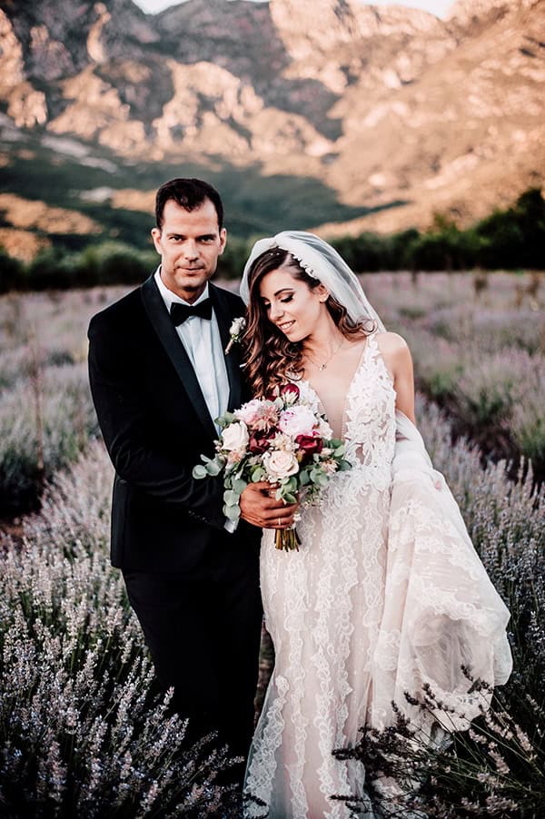 summer-wedding-ivory-roses-red-peonies_02