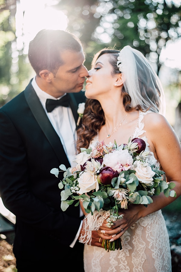 summer-wedding-ivory-roses-red-peonies_17