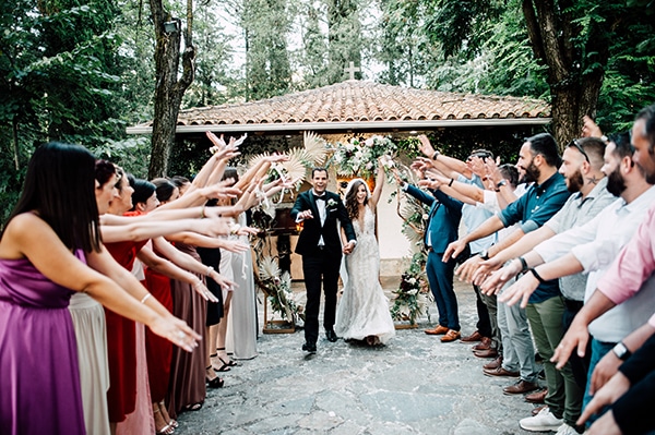 summer-wedding-ivory-roses-red-peonies_18