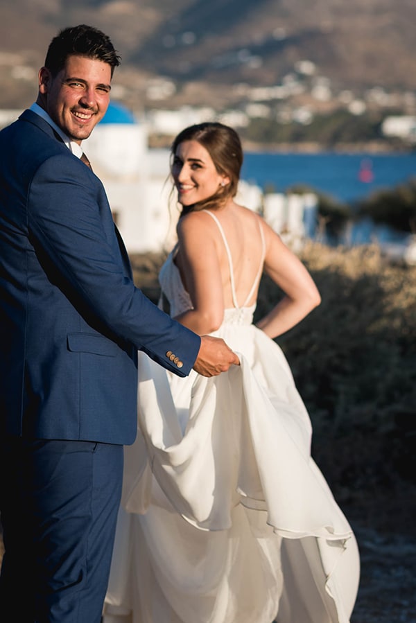 summer-wedding-paros-white-blue-hues_03
