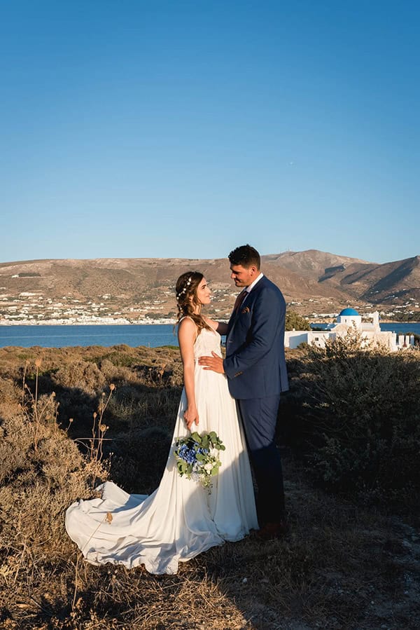 summer-wedding-paros-white-blue-hues_03x