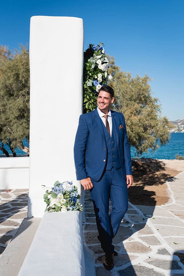 summer-wedding-paros-white-blue-hues_10