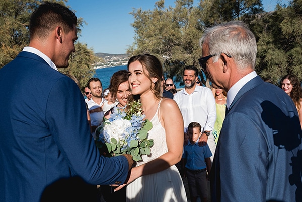 summer-wedding-paros-white-blue-hues_14