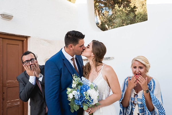 summer-wedding-paros-white-blue-hues_20