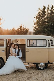 Πρωτότυπη ιδέα για next day φωτογράφιση με vintage van Πρωτότυπη ιδέα για next day φωτογράφιση με vintage van