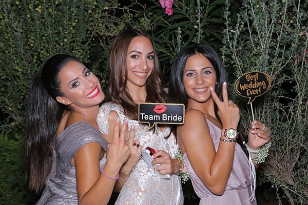 unique-fun-moments-wedding-party-facebooth_08