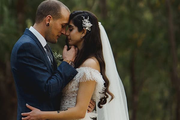 beautiful-fall-wedding-larnaca-white-flowers-greenery_05