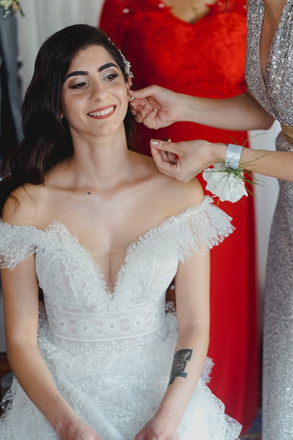 beautiful-fall-wedding-larnaca-white-flowers-greenery_07