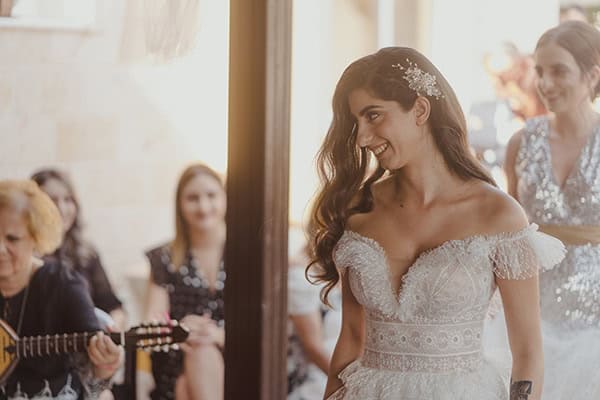 beautiful-fall-wedding-larnaca-white-flowers-greenery_08