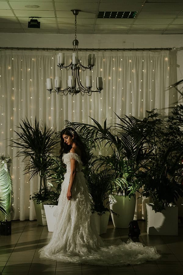 beautiful-fall-wedding-larnaca-white-flowers-greenery_21
