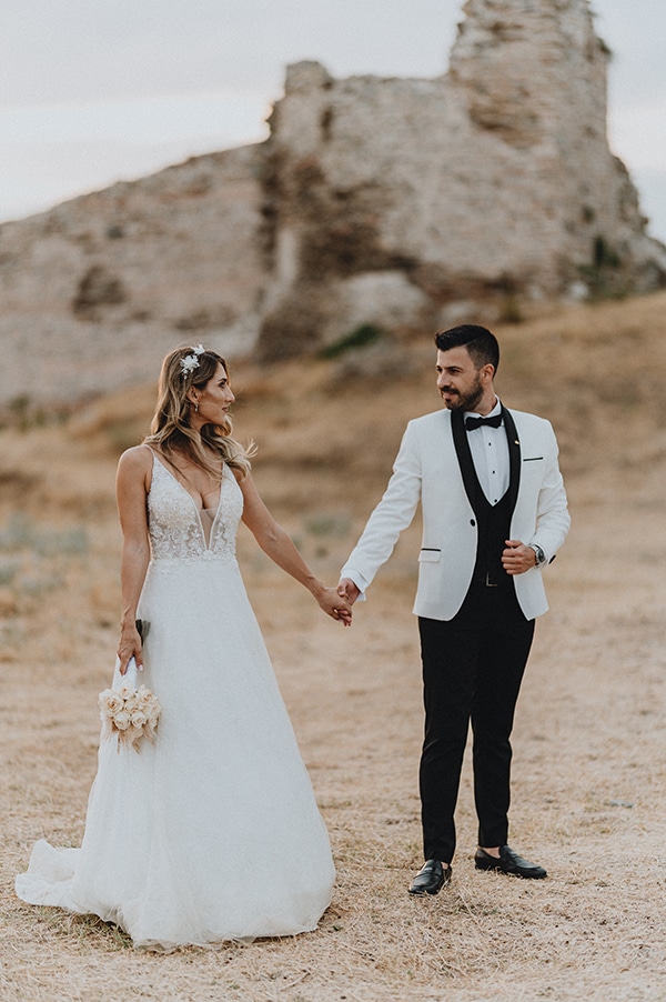 bohemian-summer-wedding-xanthi-pampas-grass-david-austin-roses_01x