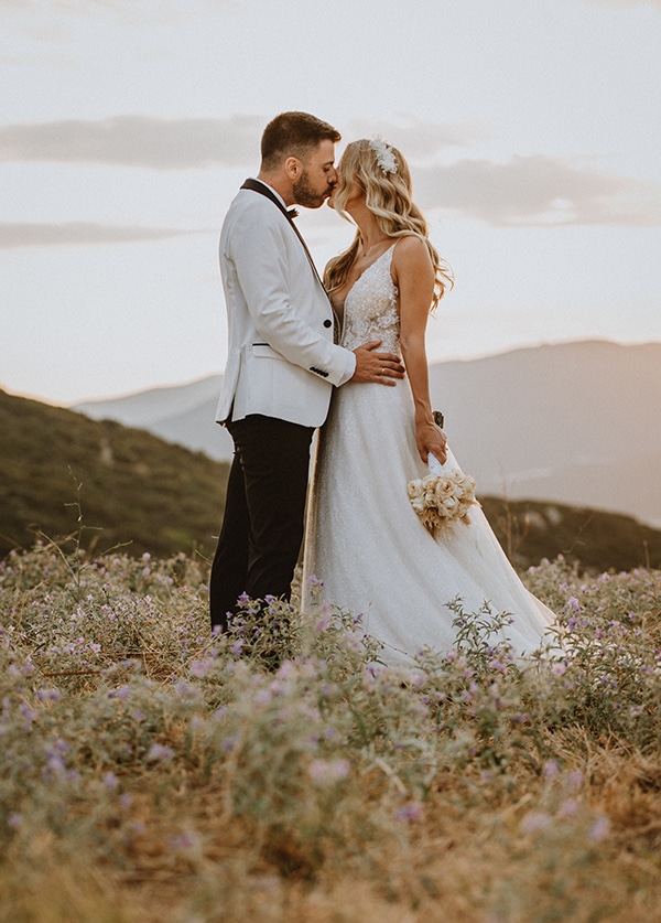 bohemian-summer-wedding-xanthi-pampas-grass-david-austin-roses_03