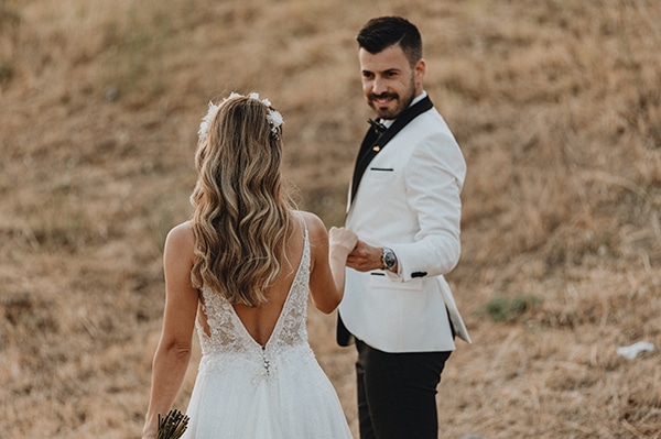 bohemian-summer-wedding-xanthi-pampas-grass-david-austin-roses_04