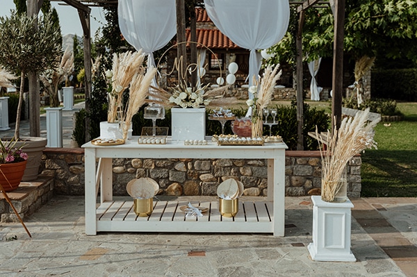 bohemian-summer-wedding-xanthi-pampas-grass-david-austin-roses_18