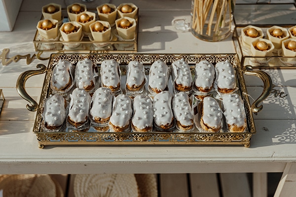 bohemian-summer-wedding-xanthi-pampas-grass-david-austin-roses_20