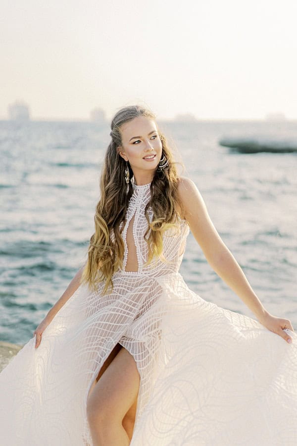 dreamy-styled-shoot-idyllic-location-sea-view_14x