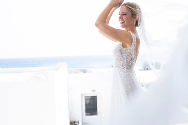 fall-wedding-tinos-romantic-elements-white-hues_01x