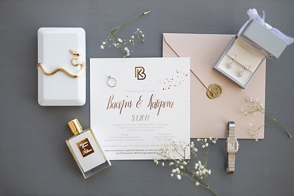 fall-wedding-tinos-romantic-elements-white-hues_03