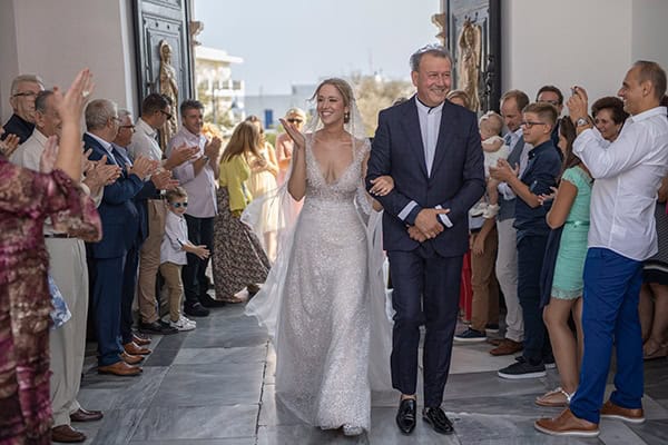 fall-wedding-tinos-romantic-elements-white-hues_08x