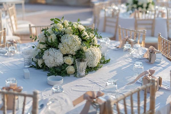 fall-wedding-tinos-romantic-elements-white-hues_11