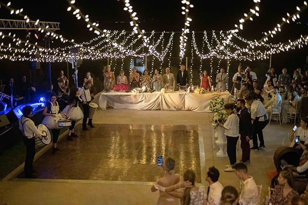 fall-wedding-tinos-romantic-elements-white-hues_21