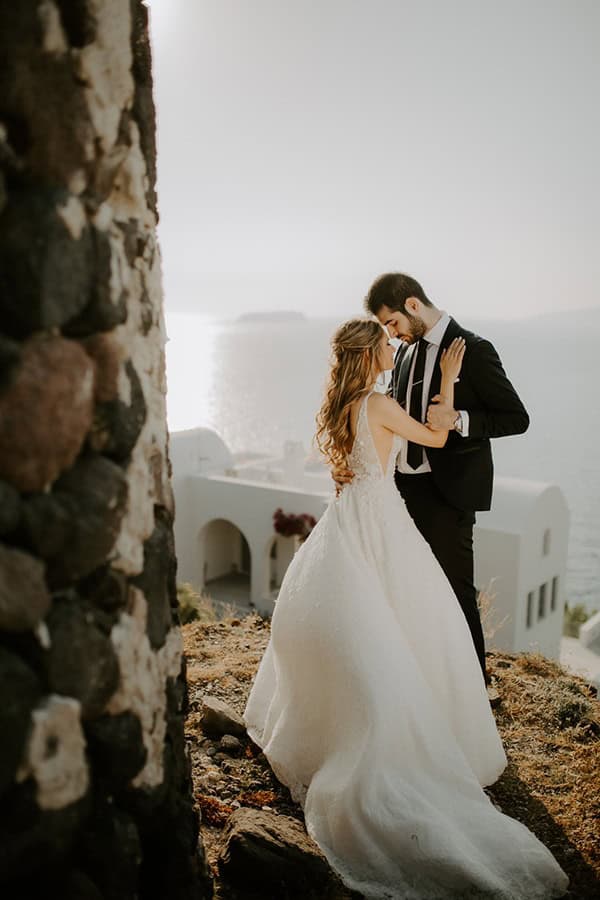 glamorous-wedding-limassol-white-hydrangeas-fairylights_02