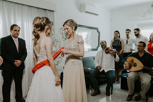 glamorous-wedding-limassol-white-hydrangeas-fairylights_10x