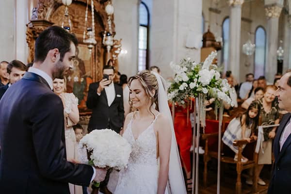 glamorous-wedding-limassol-white-hydrangeas-fairylights_19