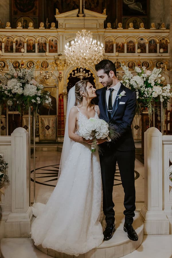 glamorous-wedding-limassol-white-hydrangeas-fairylights_24x