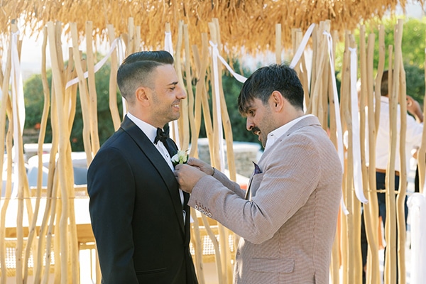 luxurious-summer-wedding-sifnos-island-lush-floral-designs_18x